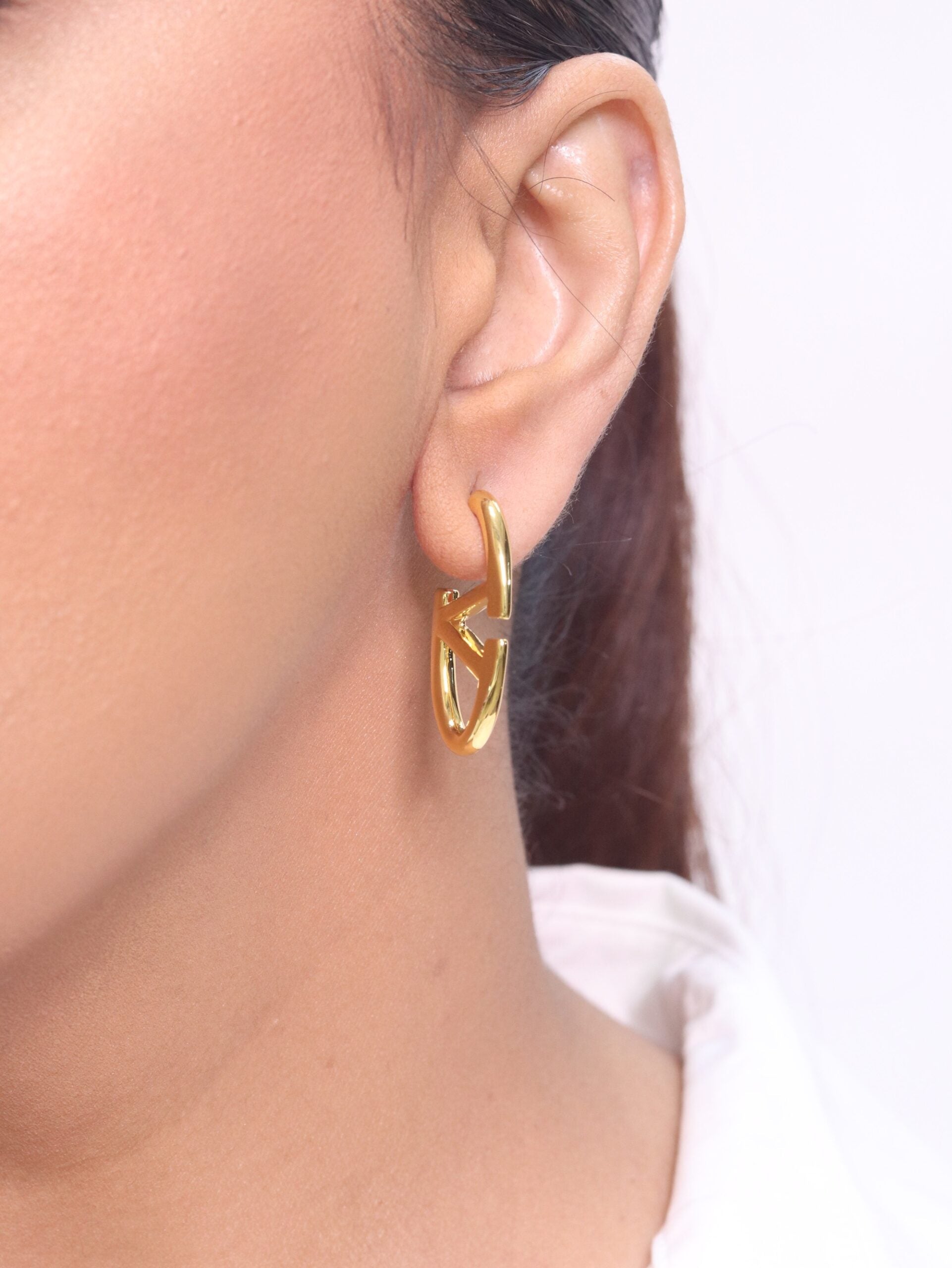 Open V Oval Hoops in Gold 32 mm
