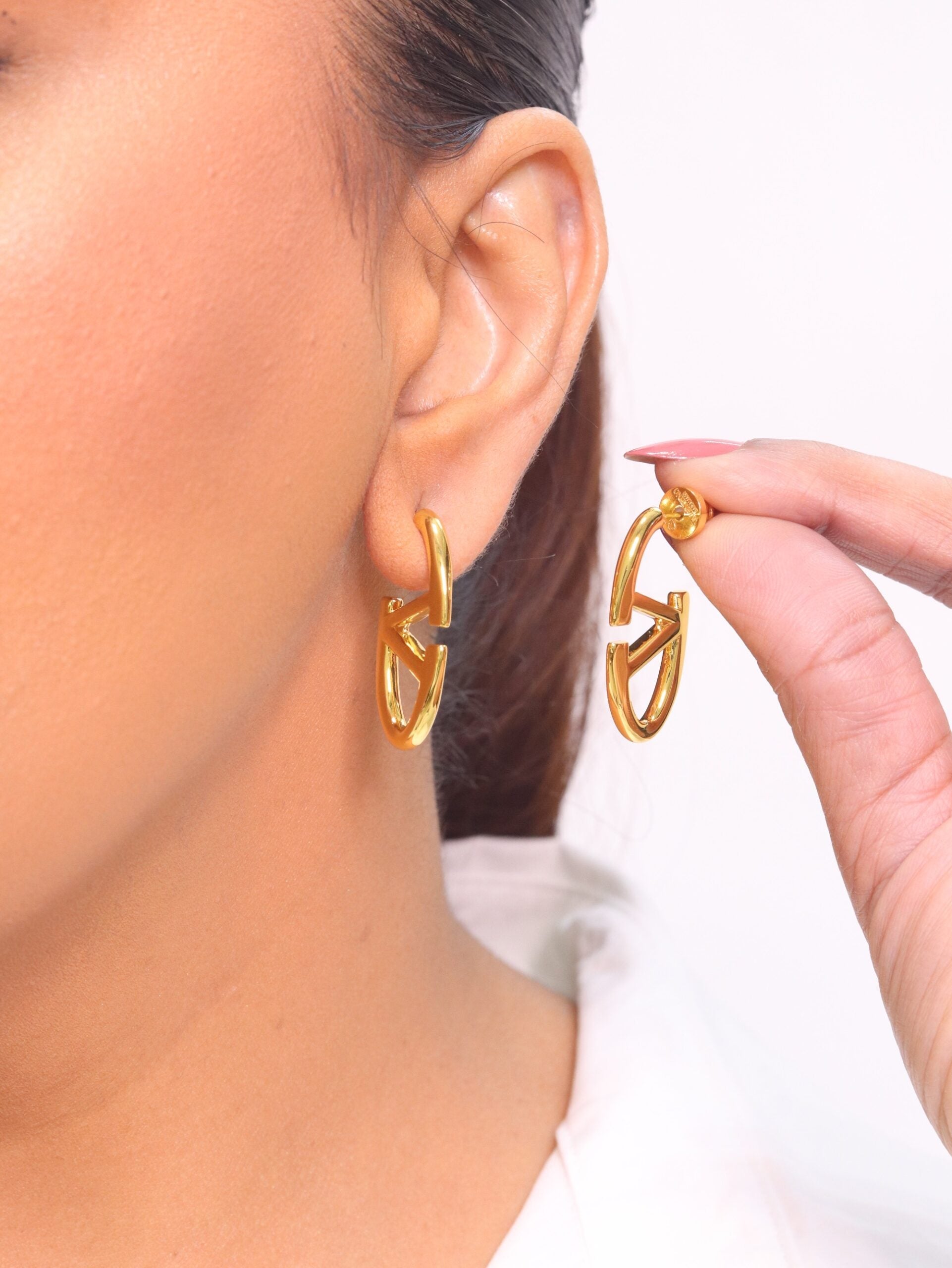 Open V Oval Hoops in Gold 32 mm