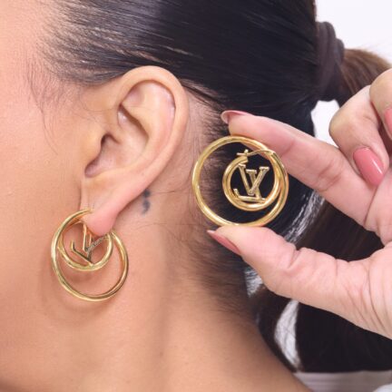 Alphabet L&V twister Hoop in Gold 35 mm