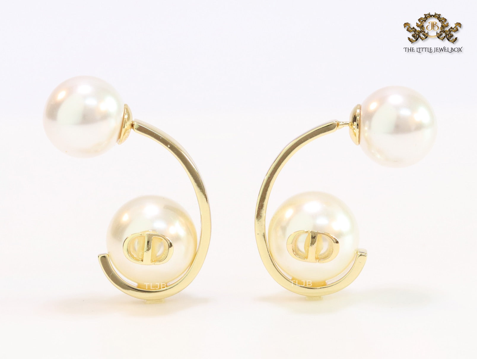 Alphabet C and D pearl and gold dangles