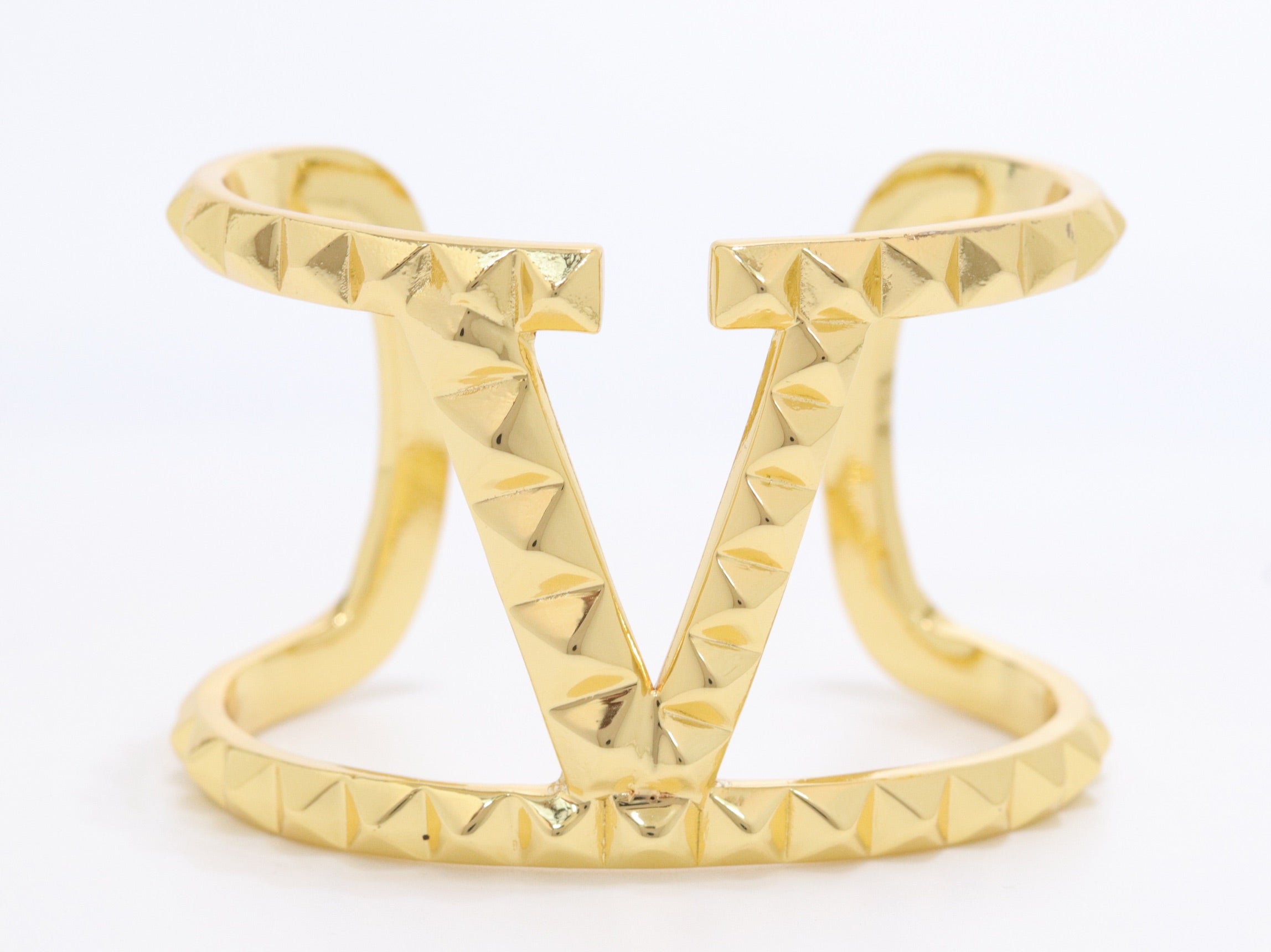 Large Alphabet V Bracelet in gold finish