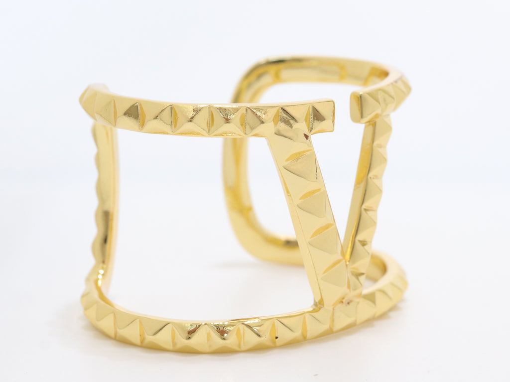 Large Alphabet V Bracelet in gold finish