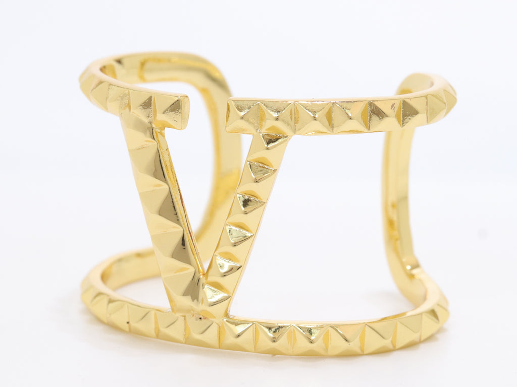 Large Alphabet V Bracelet in gold finish
