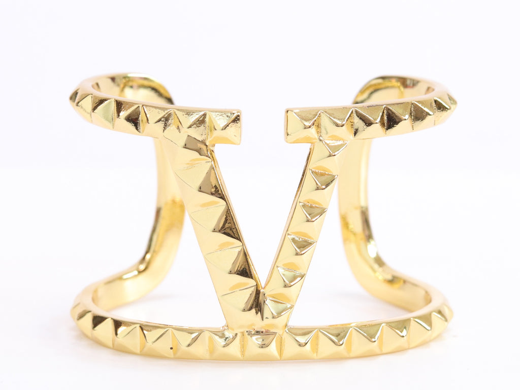 Large Alphabet V Bracelet in gold finish