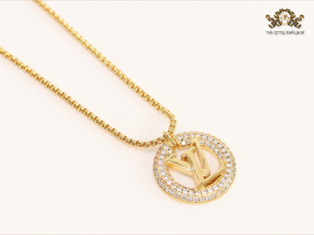 Alphabet L in CZ ring gold Chain