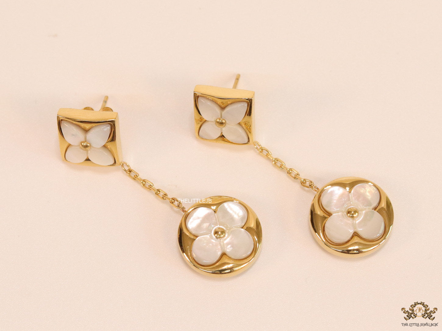 Gold plated dangle earrings with MOP clover flower motifs