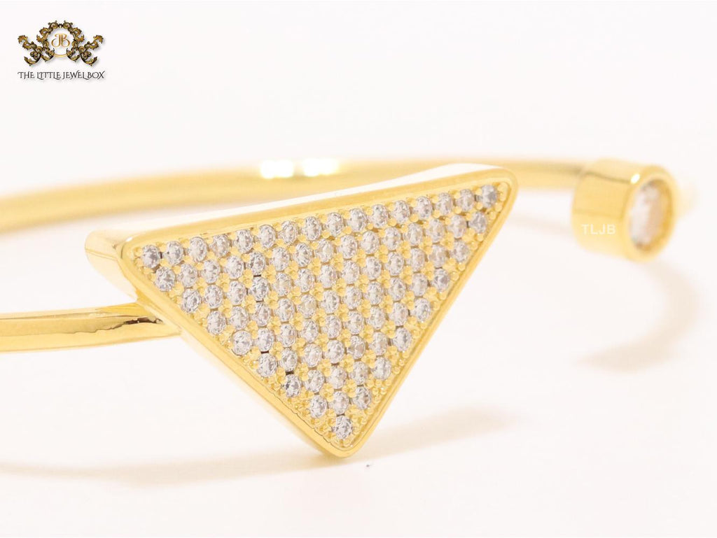Alphabet P cz and gold sleek bracelet