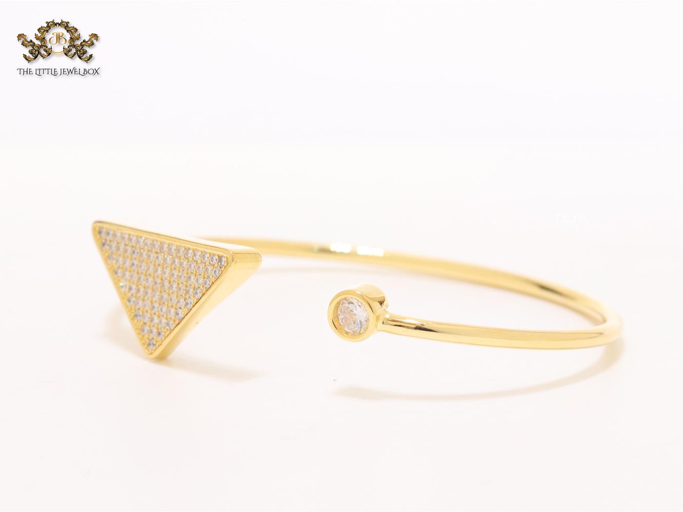 Alphabet P cz and gold sleek bracelet