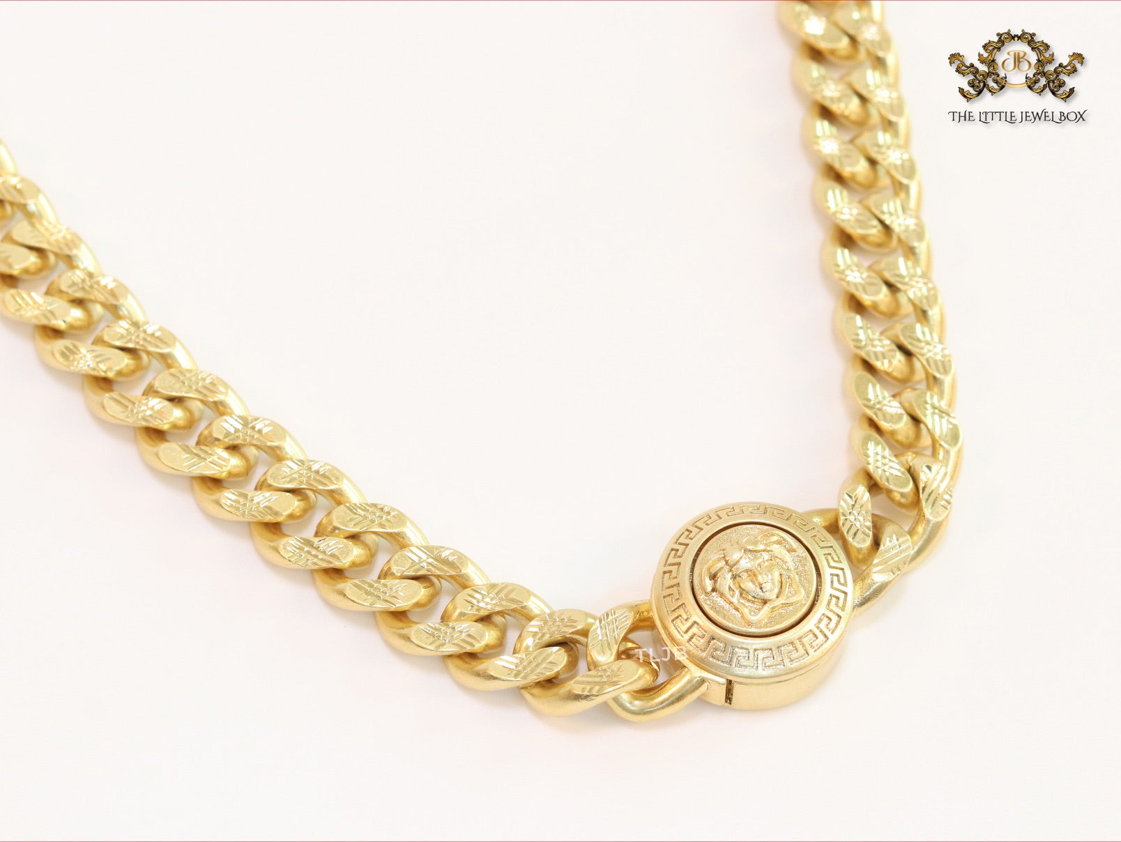 Round medusa gold link chain