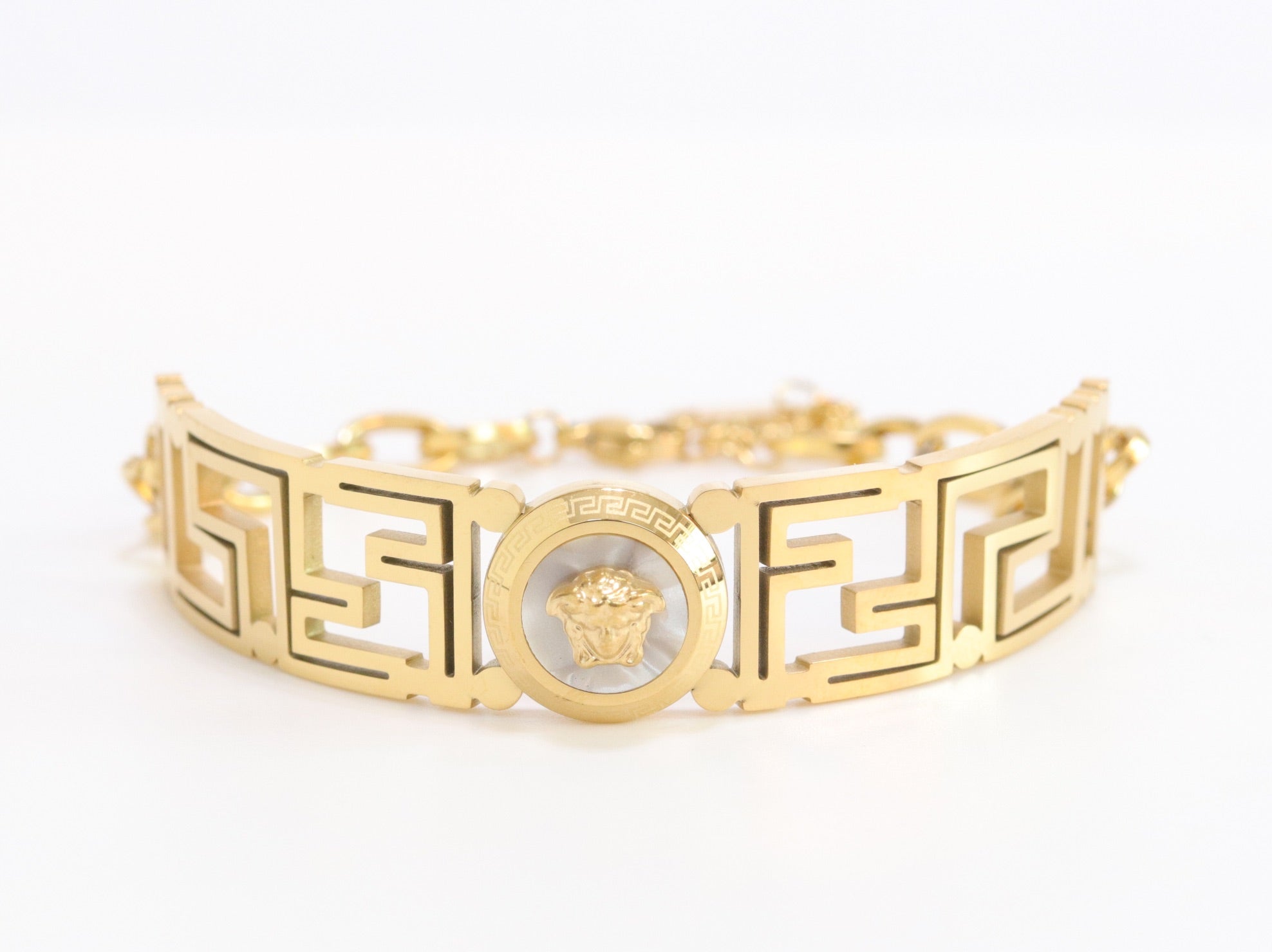 Alphabet V and Medusa Bracelet with chain in gold finish