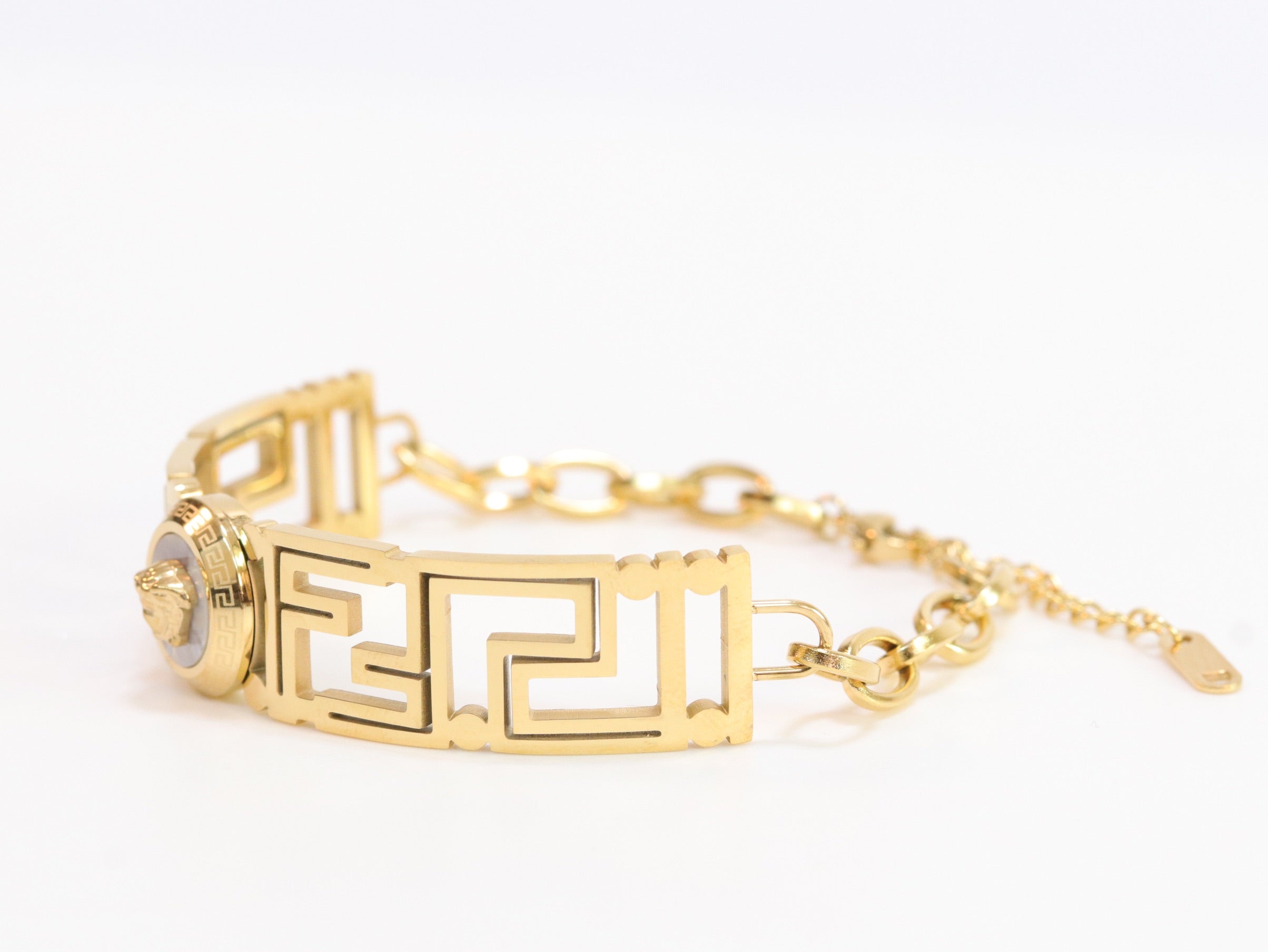 Alphabet V and Medusa Bracelet with chain in gold finish