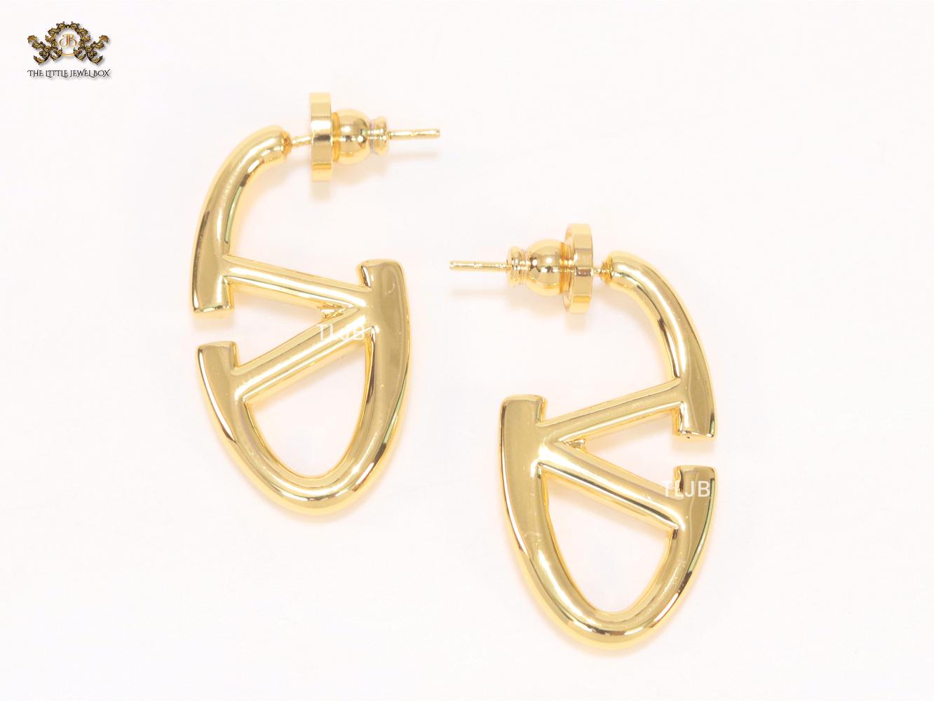 Open V Oval Hoops in Gold 32 mm