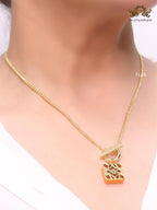 Alphabet L yellow & gold sleek pendant