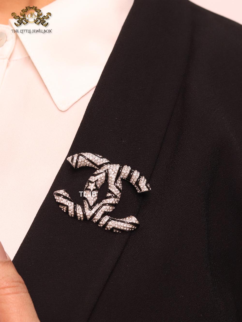 Double C cz and black stone brooch