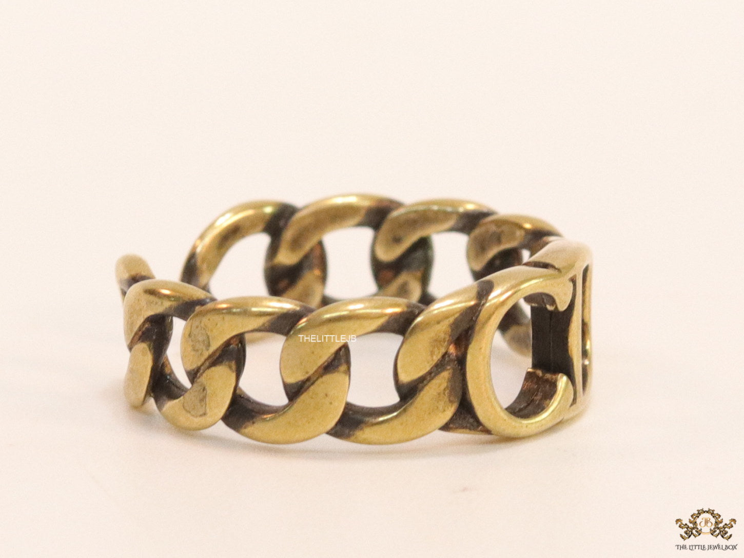 Gold plated link chain pattern open ring with alphabets