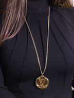 Alphabet L long gold chain