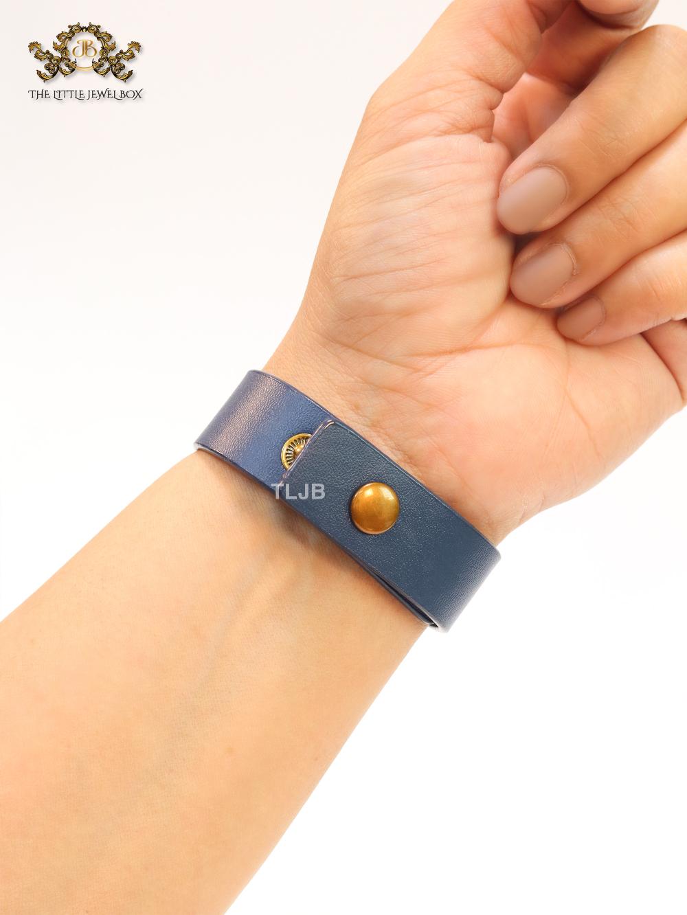 Alphabet D and blue belted bracelet