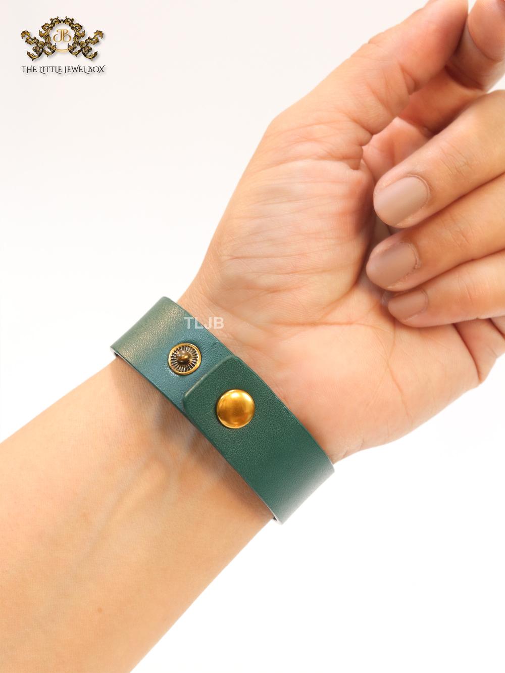 Alphabet D and green belted bracelet