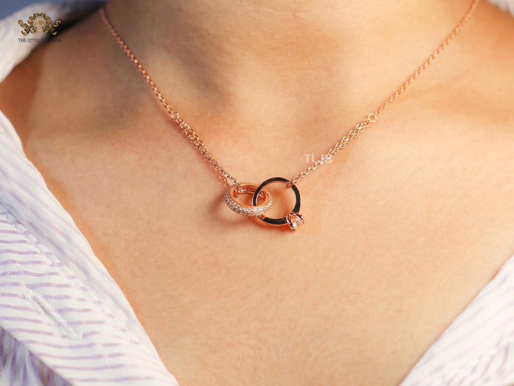 Double O chain in rose gold