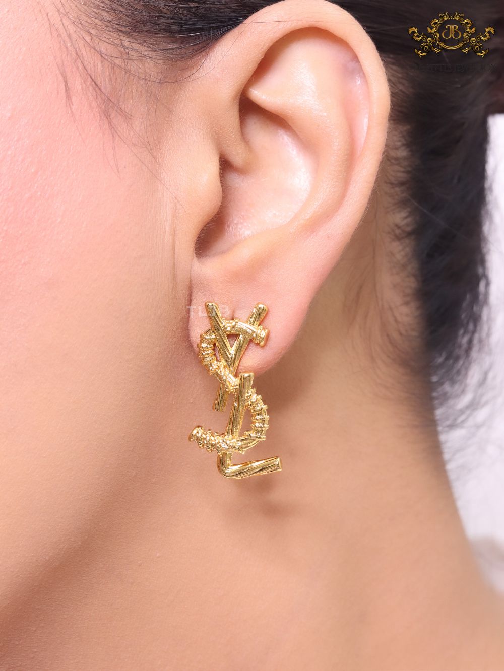 Alphabet Y gold earrings