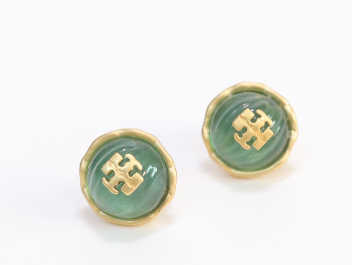 Alphabet T green studs in gold finish