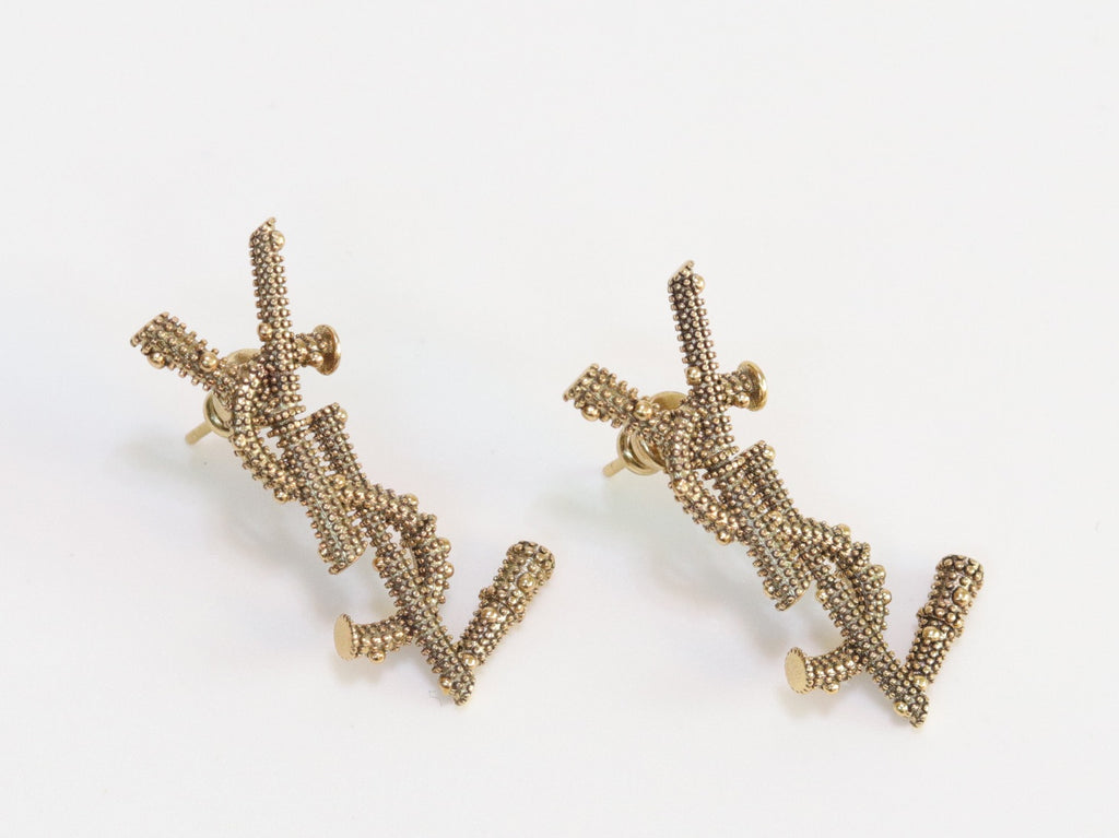 Alphabet YSL earrings in rustic look