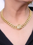 Round medusa gold link chain