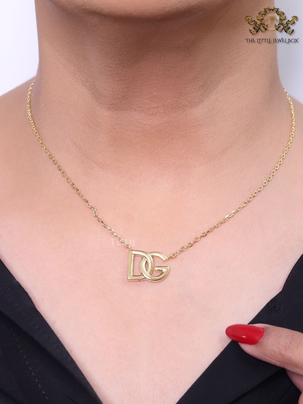 Alphabet D and G gold chain