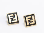 Alphabet F square black earrings