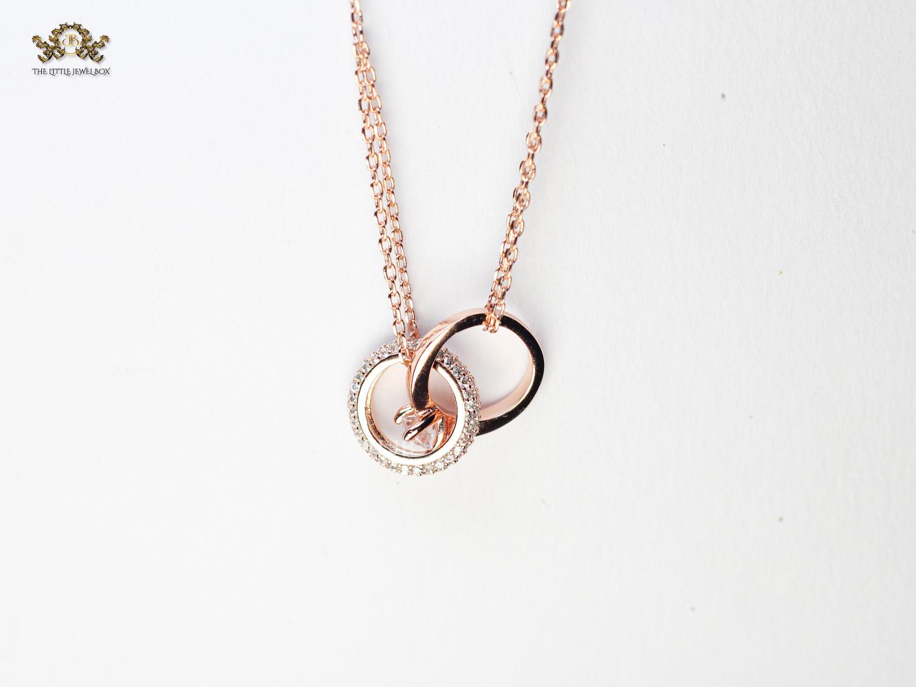 Double O chain in rose gold