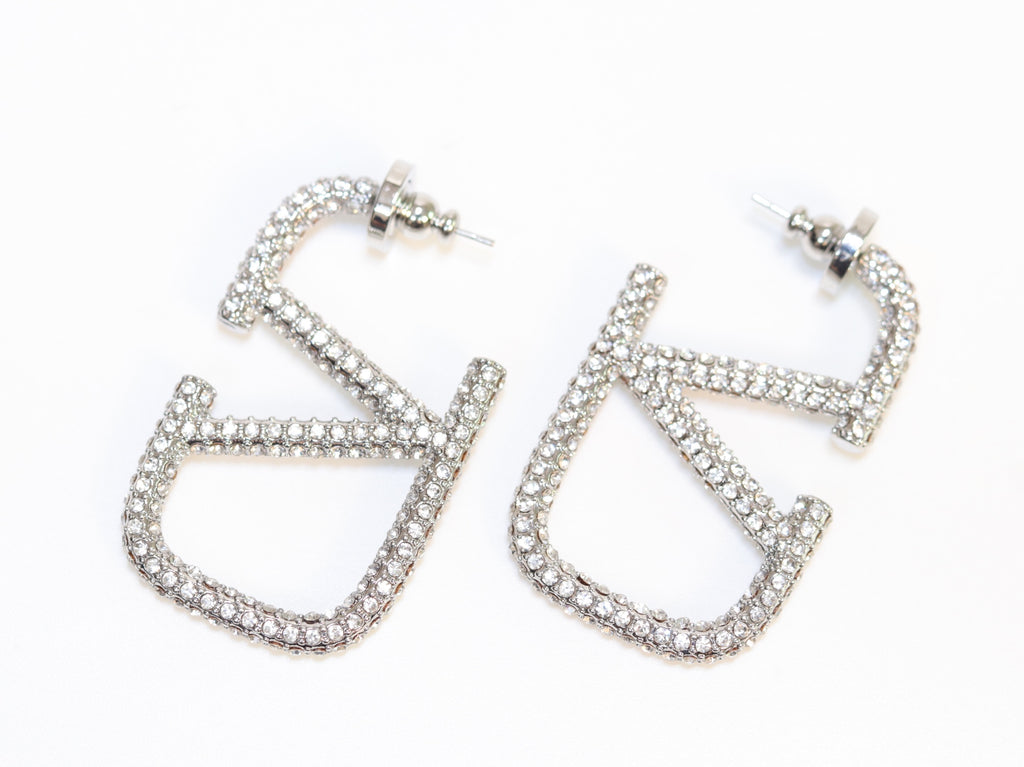 Alphabet V silver rhinestones hoops