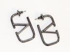 Alphabet V black metallic hoops