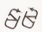 Alphabet V black metallic hoops