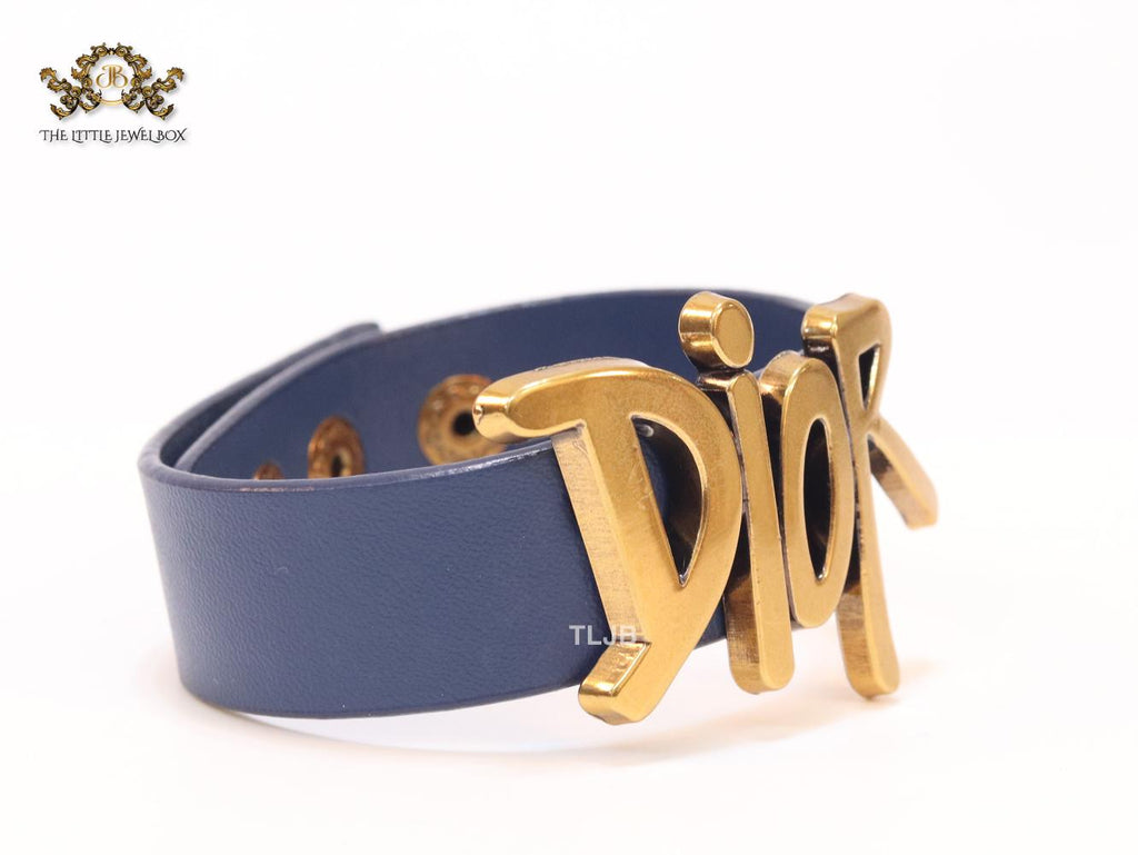 Alphabet D and blue belted bracelet