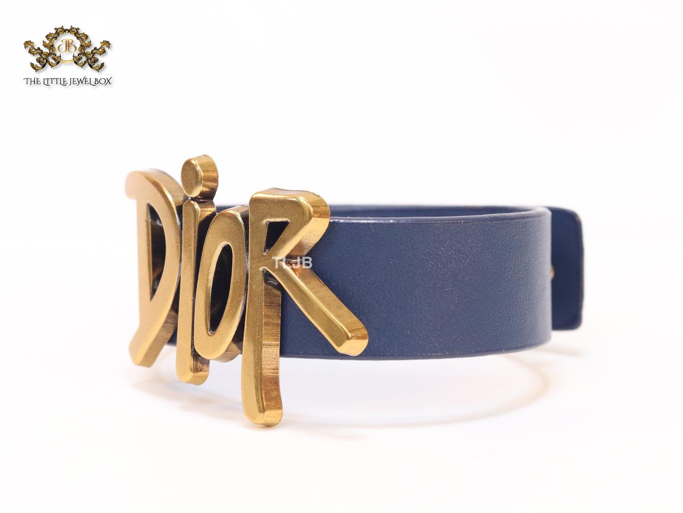 Alphabet D and blue belted bracelet