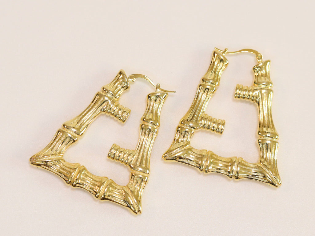 Alphabet F gold fancy hoops