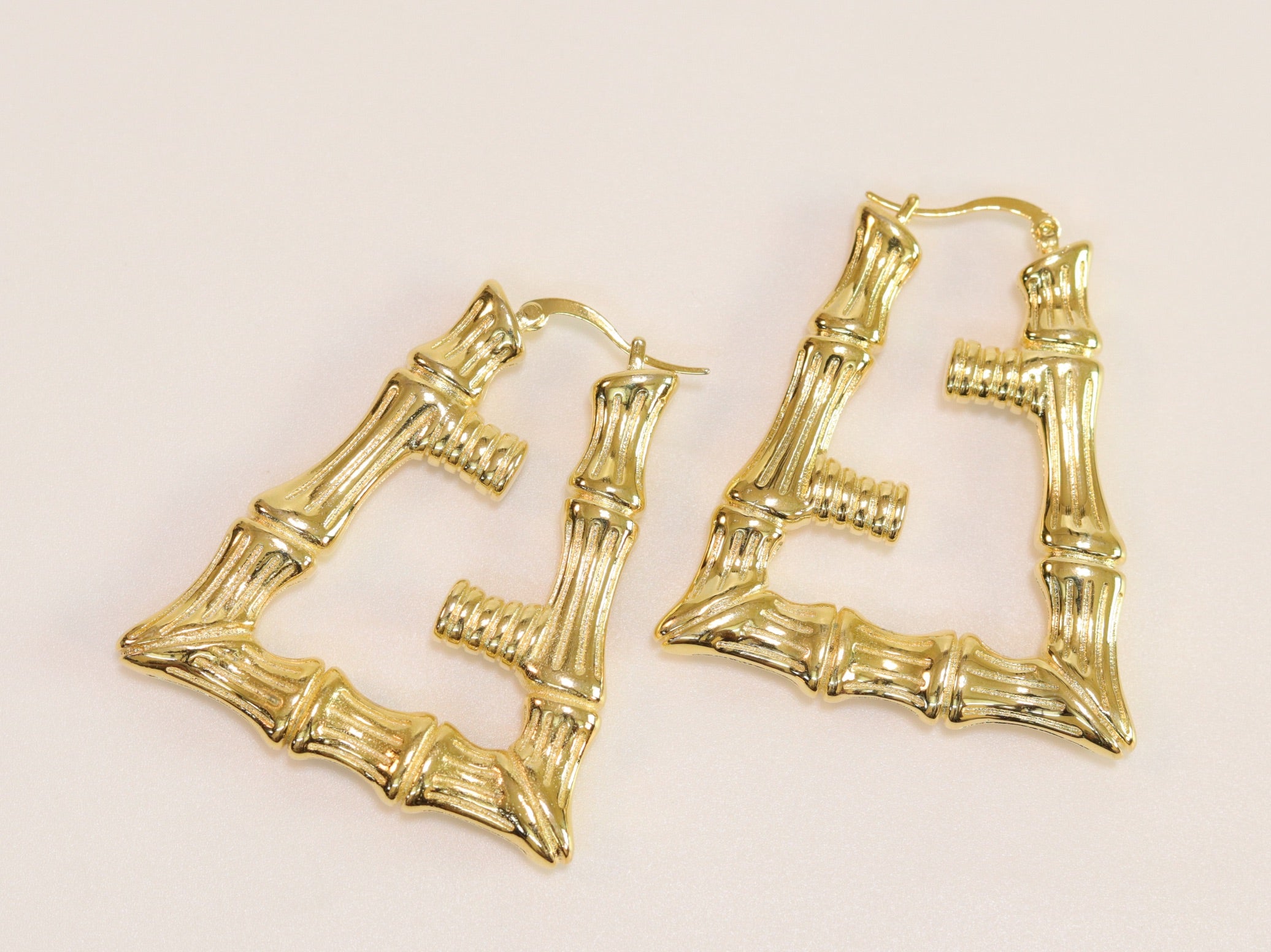Alphabet F gold fancy hoops