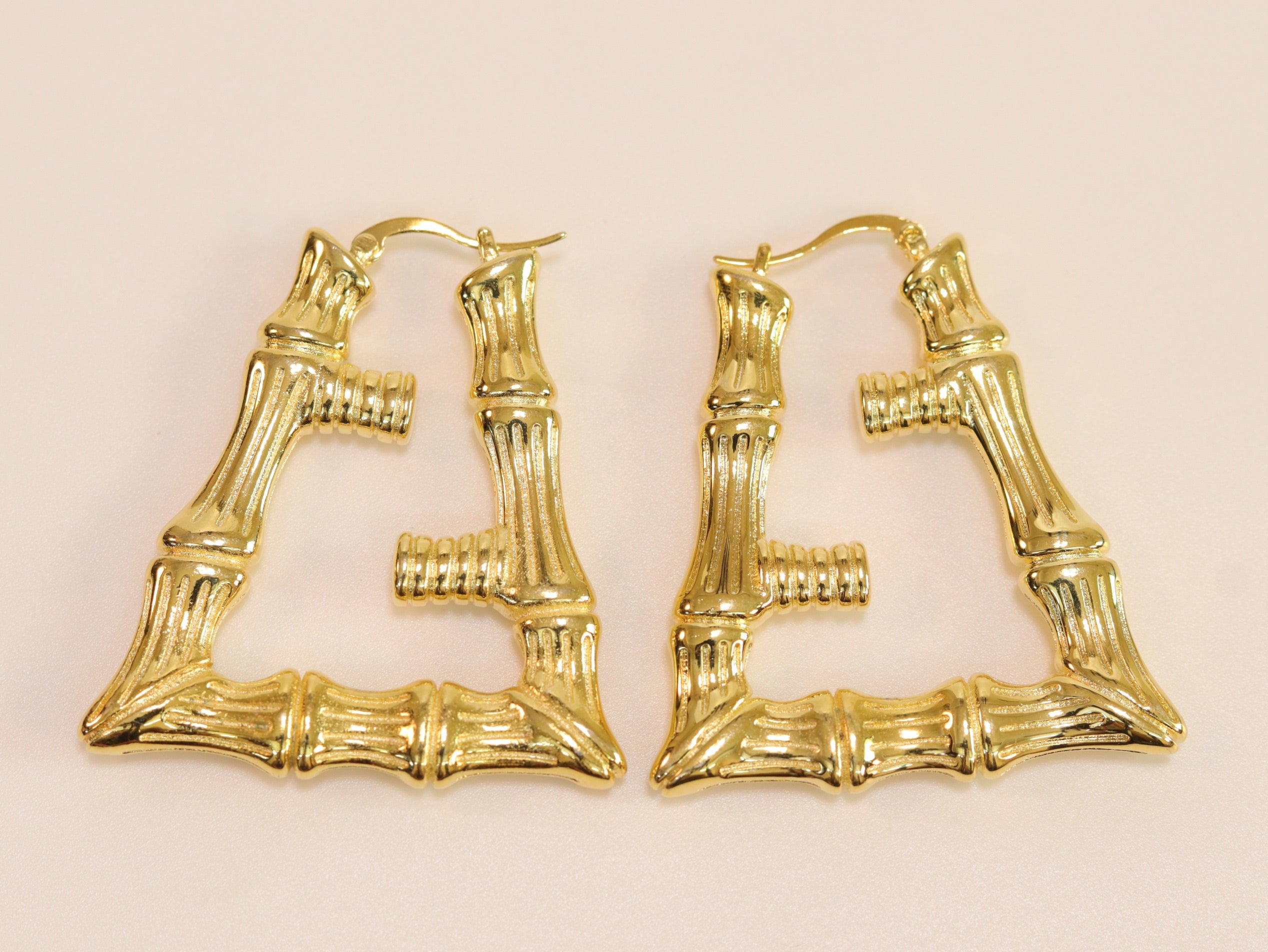 Alphabet F gold fancy hoops