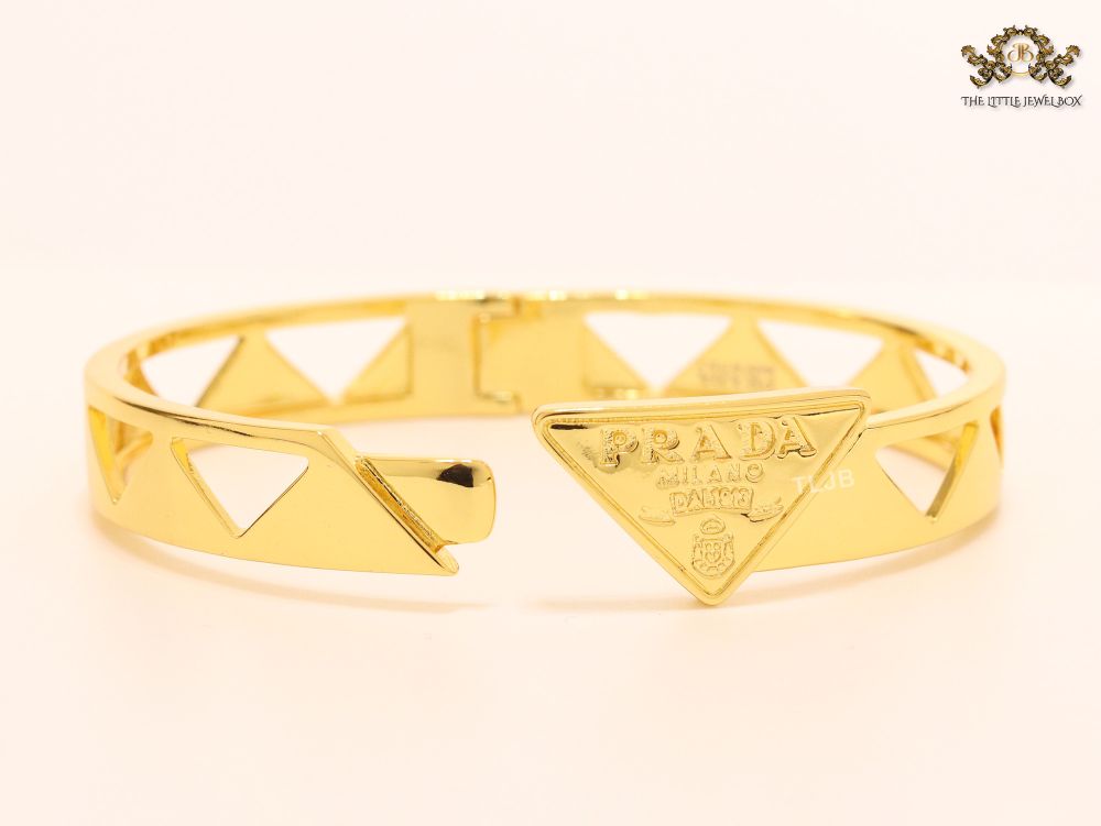 Gold triangle cut bracelet
