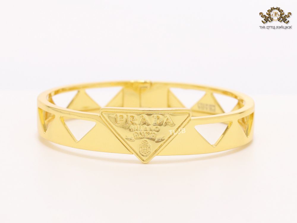 Gold triangle cut bracelet