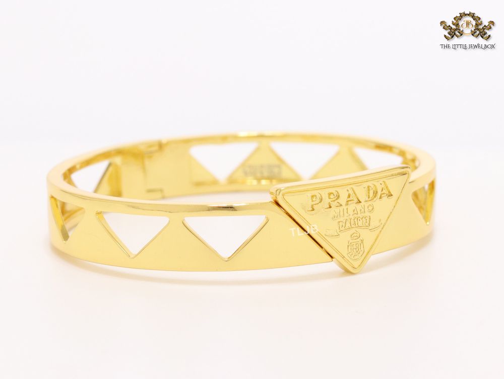 Gold triangle cut bracelet