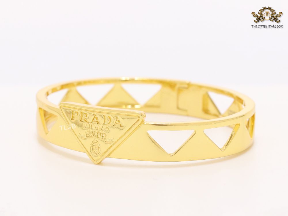 Gold triangle cut bracelet