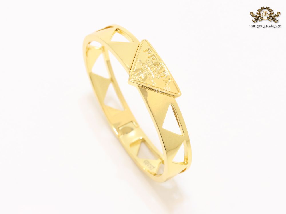 Gold triangle cut bracelet