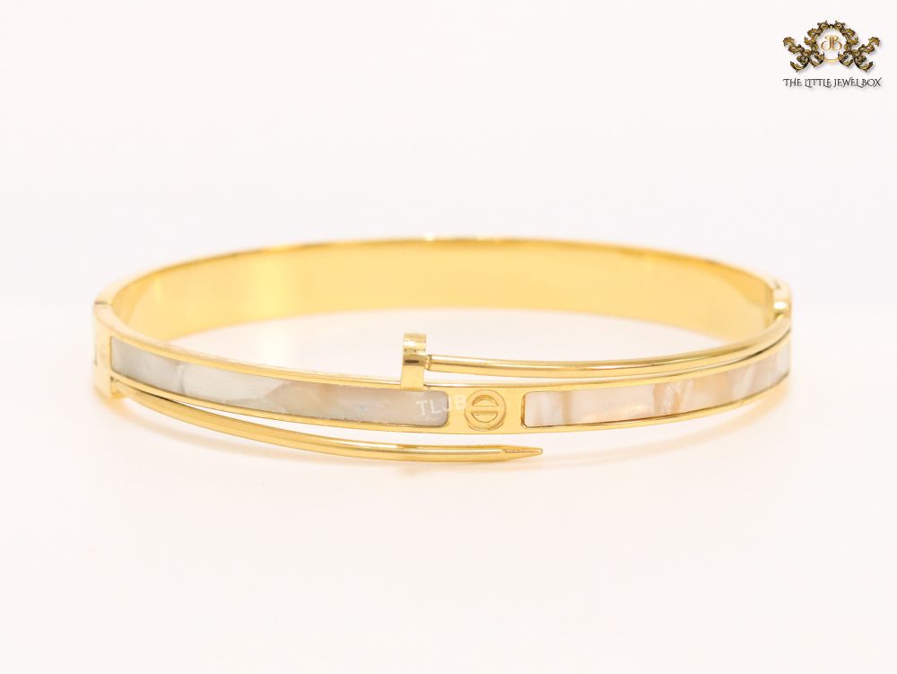 White & gold sleek screw bracelet