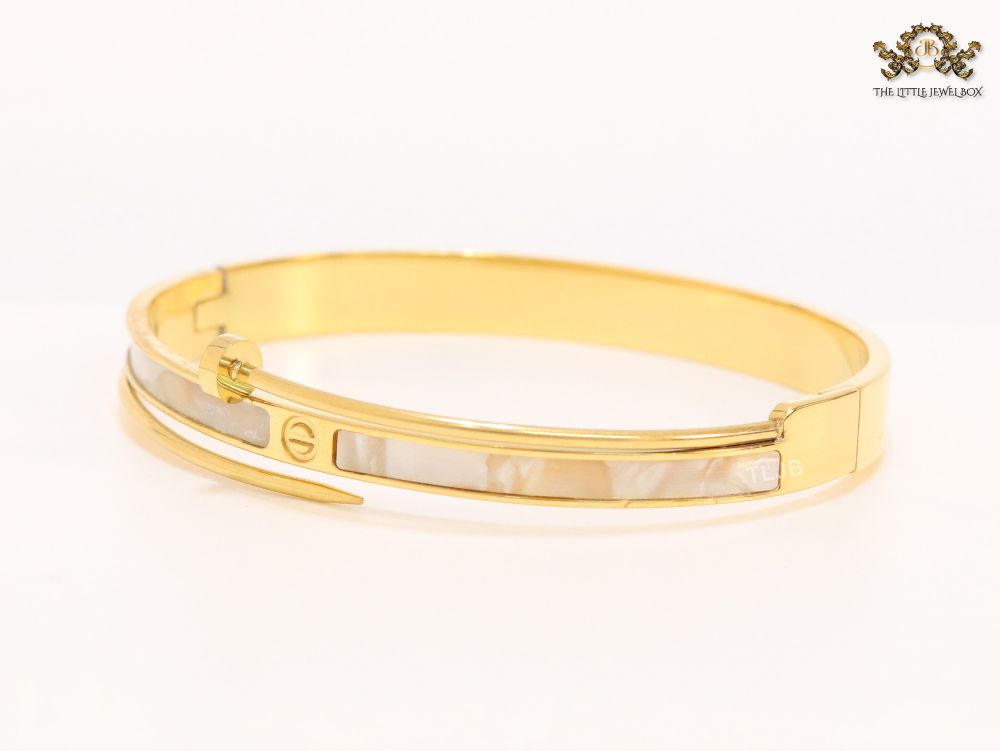 White & gold sleek screw bracelet