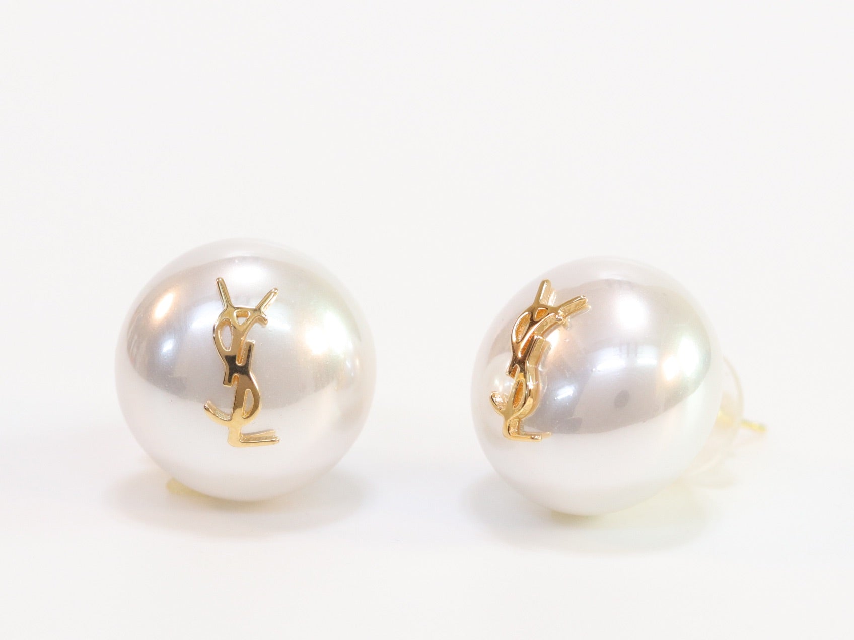 Alphabet YSL white studs