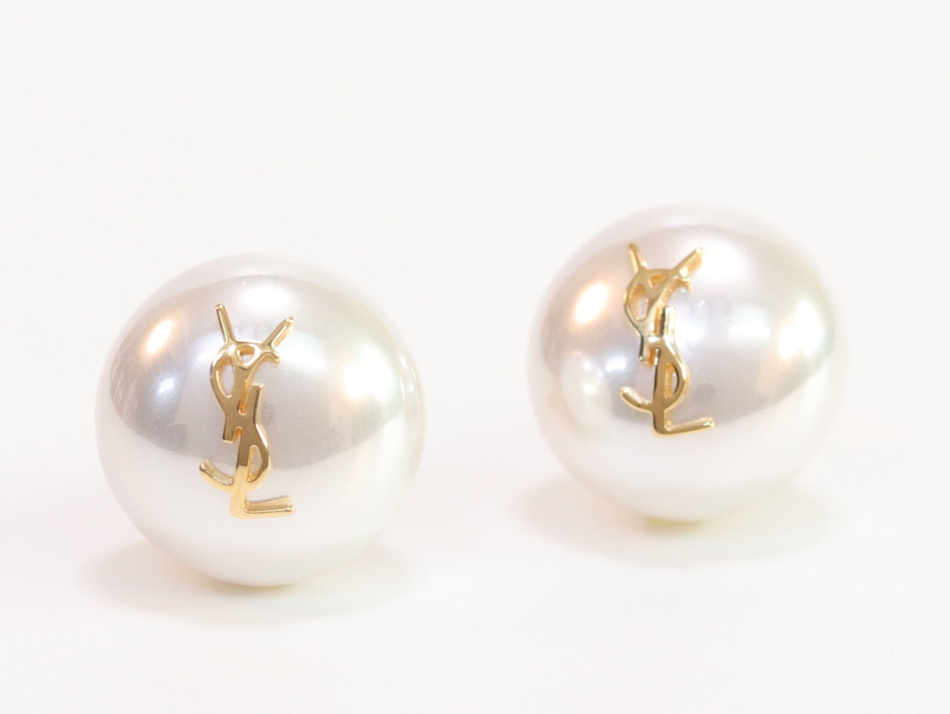 Alphabet YSL white studs