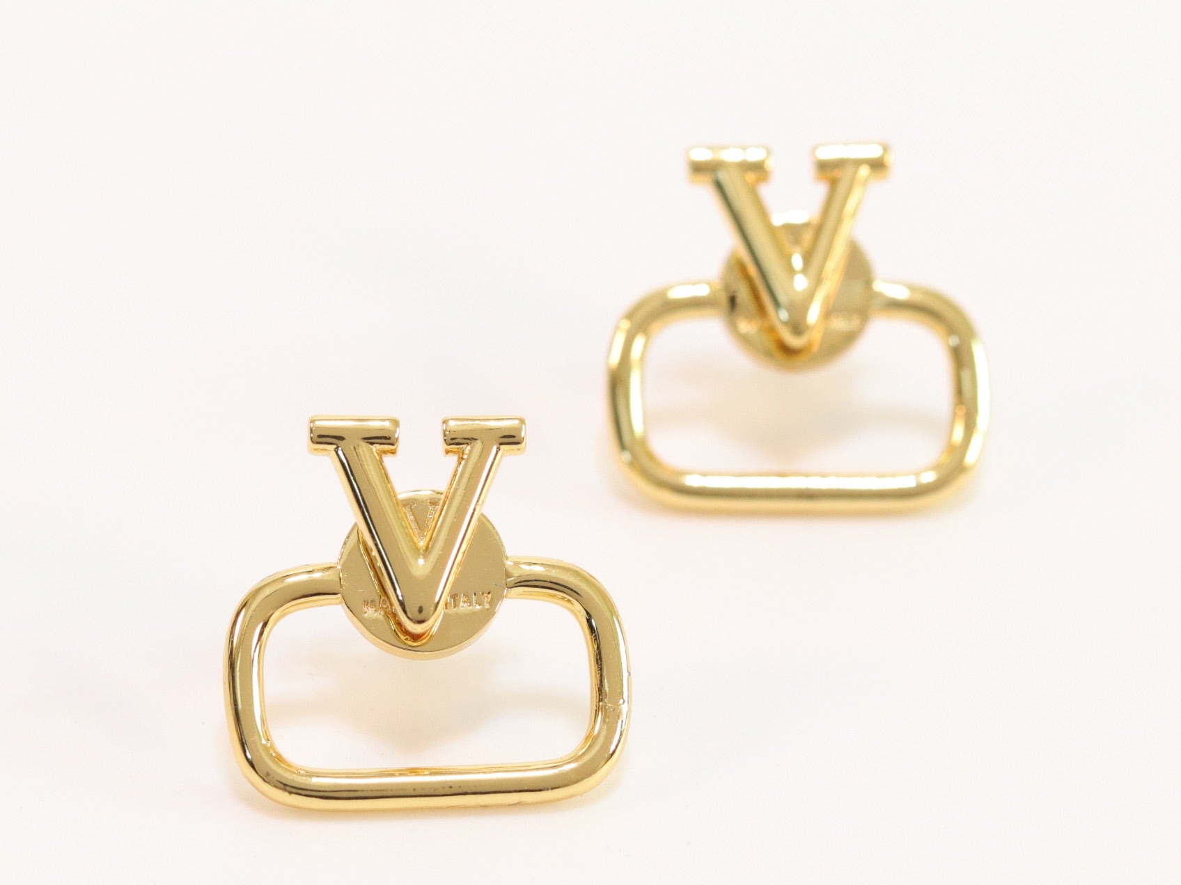 Alphabet V golden studs