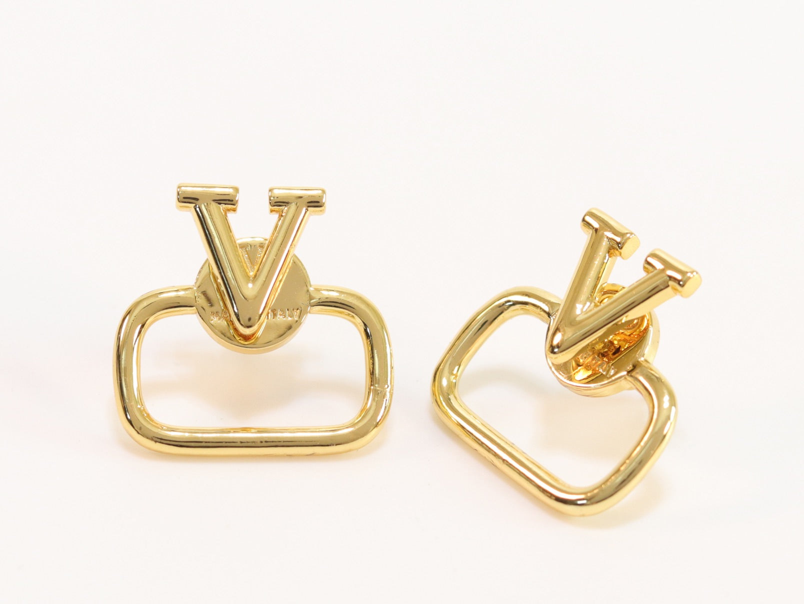 Alphabet V golden studs