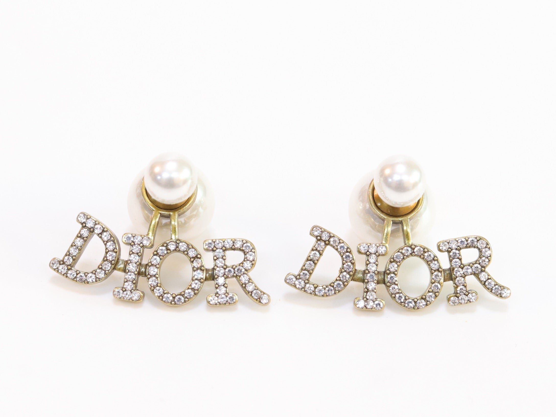 Alphabet CD pearl dangles with CZ